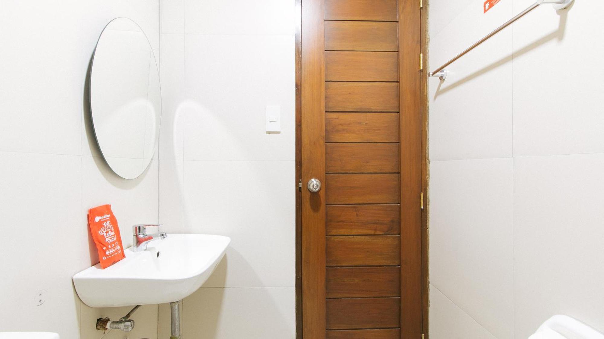 Reddoorz Near Fernwoods Garden Quezon City Exterior photo